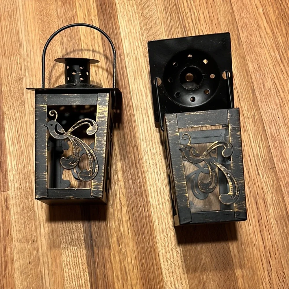 Set each of candle holders and lanterns